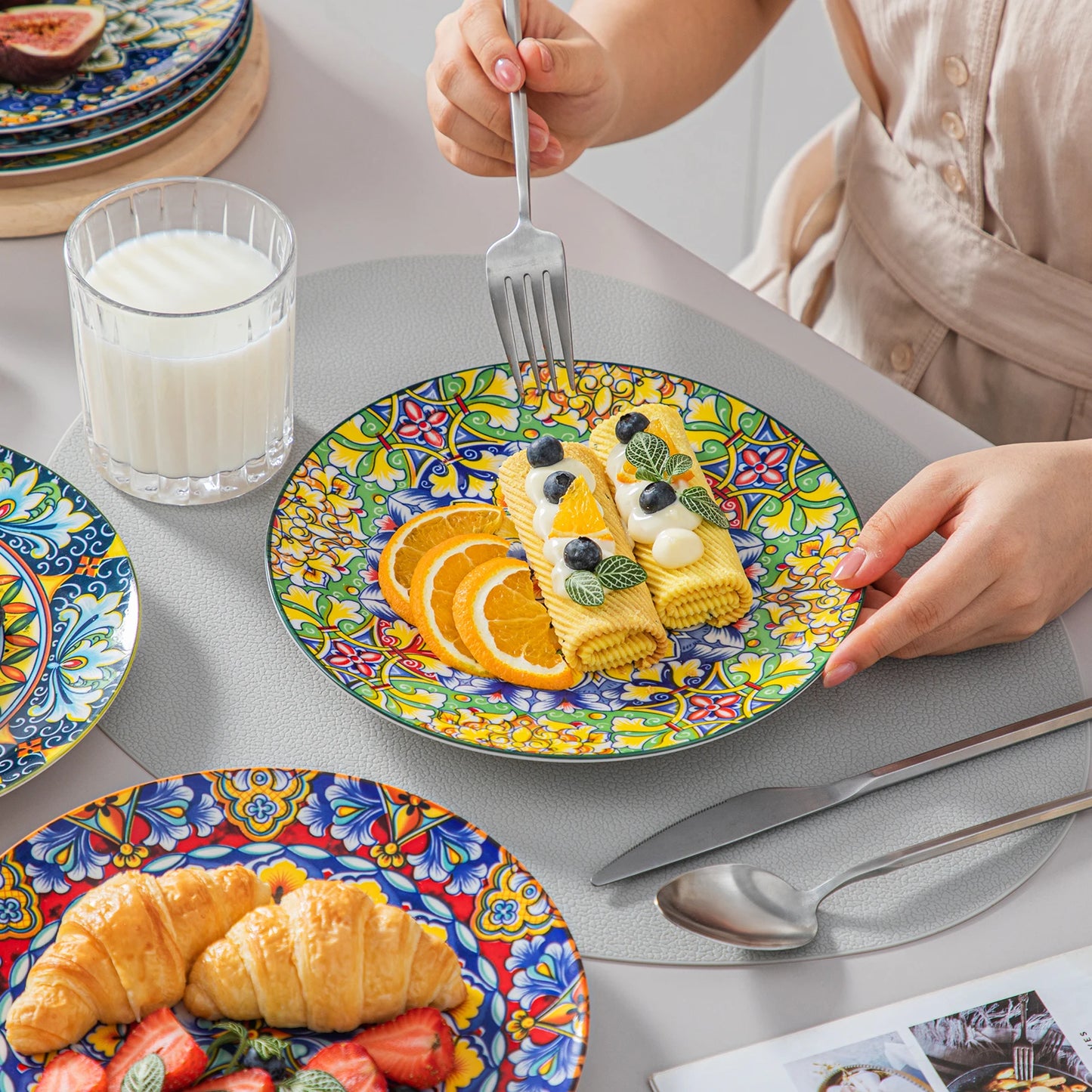 MALACASA Porcelain Dinner Plates Set Scratch Resistant Dinnerware