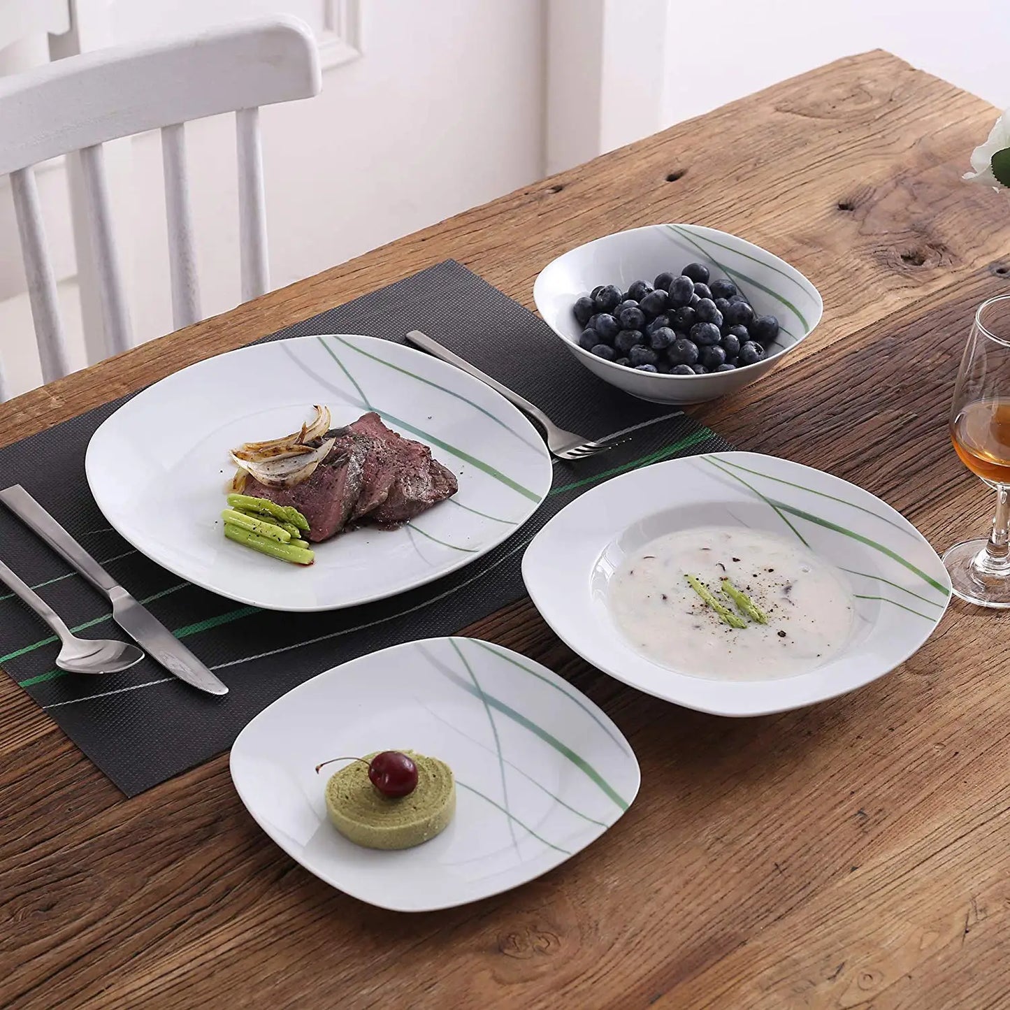 MALACASA Porcelain Dinnerware Set For Everyday Dining