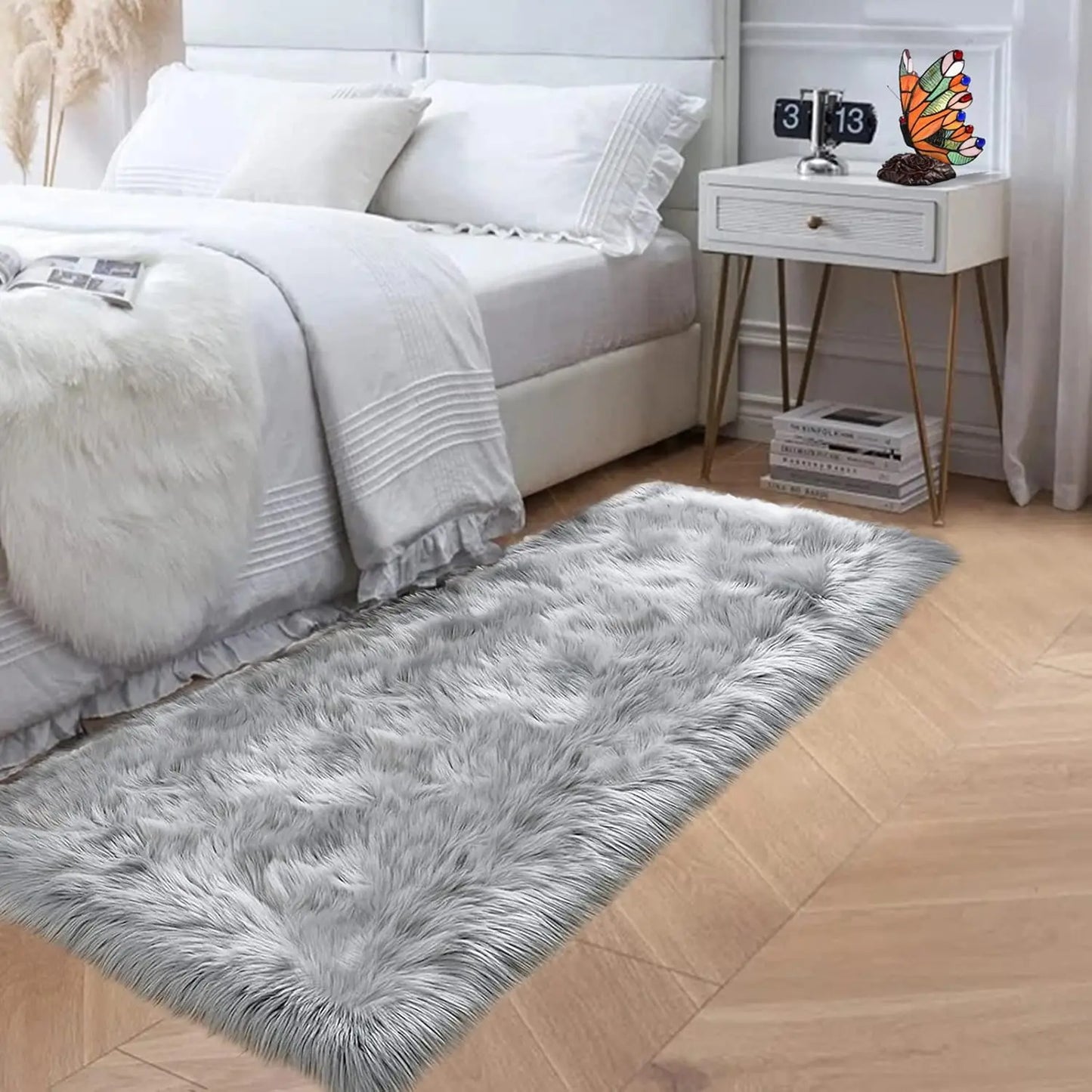 Fluffy Faux Sheepskin Shag Rug for Living Room and Bedroom
